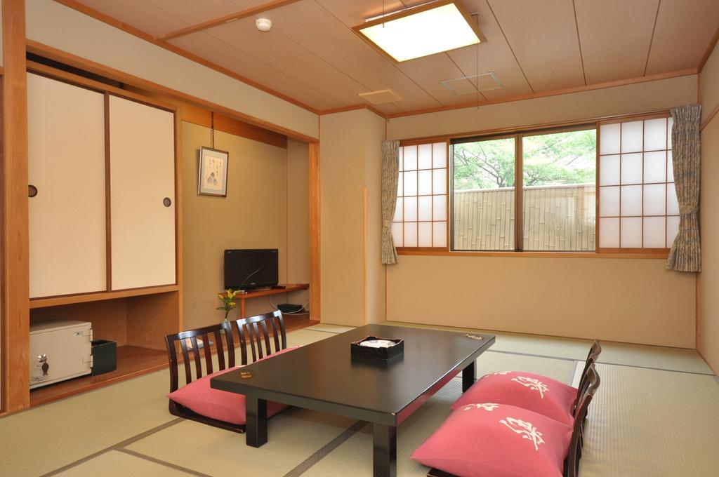 Gion Ryokan Karaku Киото Экстерьер фото