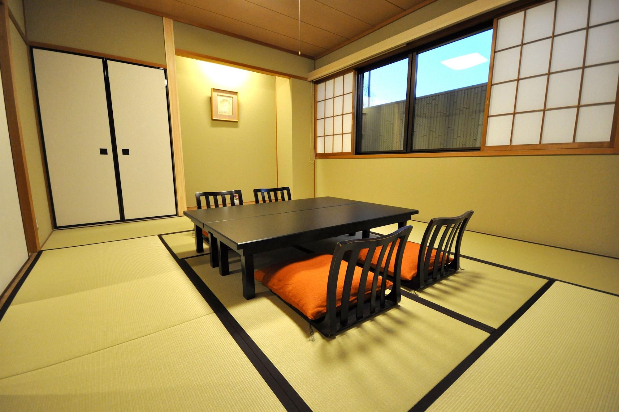 Gion Ryokan Karaku Киото Экстерьер фото