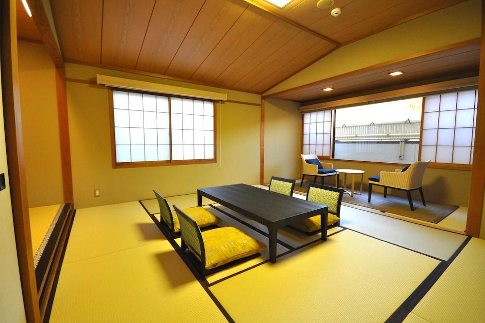 Gion Ryokan Karaku Киото Экстерьер фото