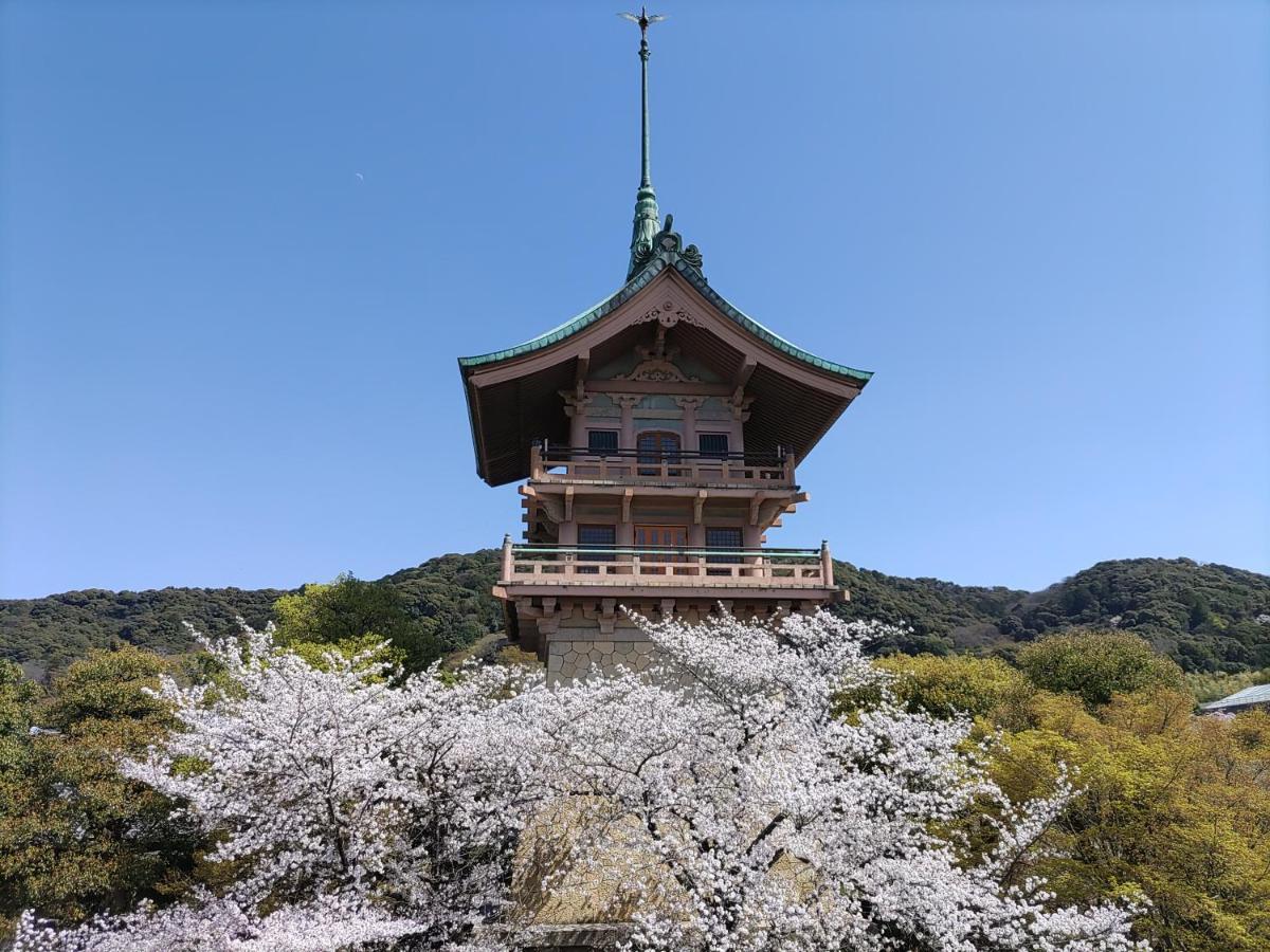 Gion Ryokan Karaku Киото Экстерьер фото