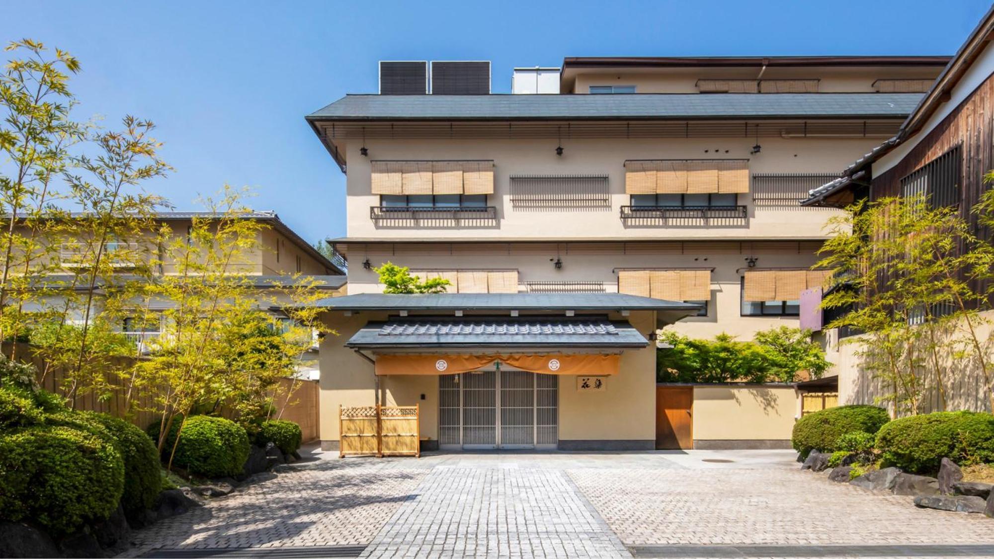 Gion Ryokan Karaku Киото Экстерьер фото
