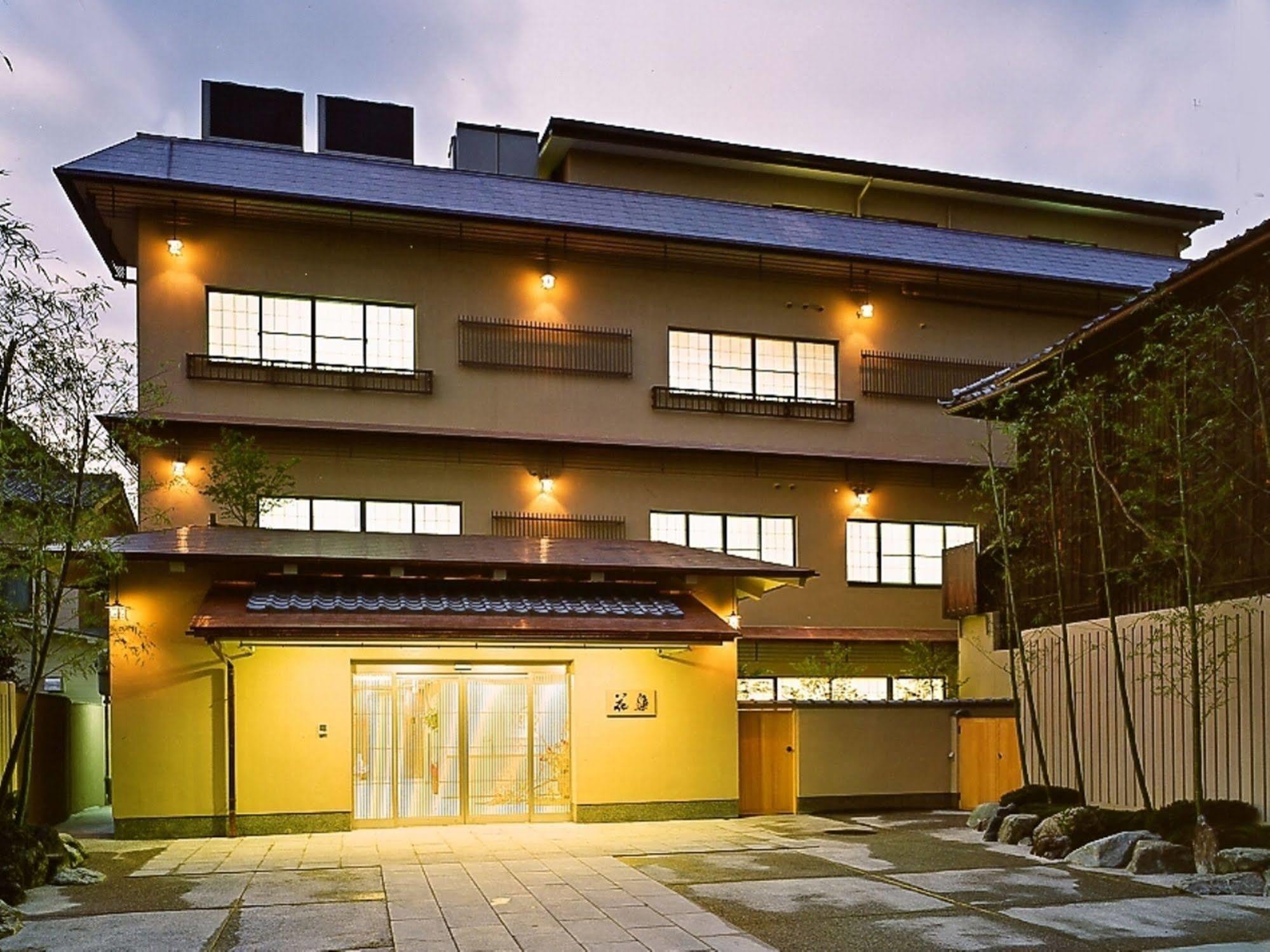 Gion Ryokan Karaku Киото Экстерьер фото